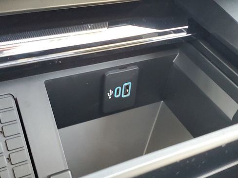 New 2026 Ford F250 Lariat w/ Black Appearance Package image 32