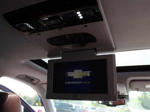 Used 2020 Chevrolet Suburban Premier w/ Premier Plus Edition AWD/4WD image 22