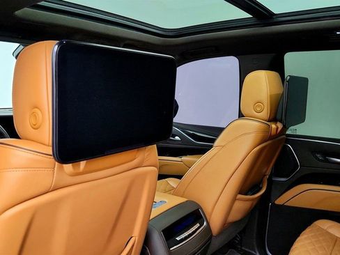 Used 2021 Cadillac Escalade Sport w/ Driver Assist Tech Package image 24