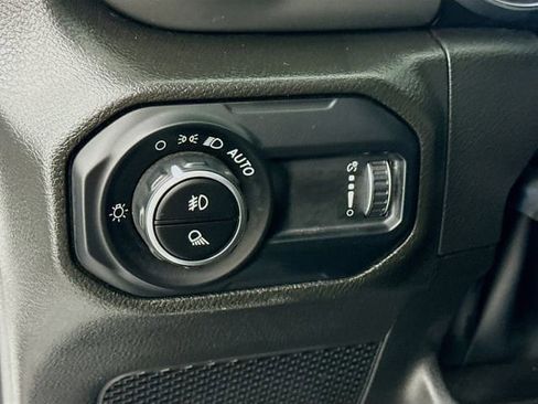 Used 2023 Jeep Gladiator Sport image 10