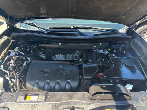 Used 2017 Mitsubishi Outlander SE AWD/4WD image 20