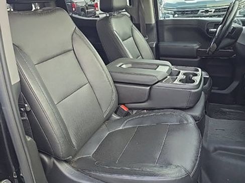 Used 2020 GMC Sierra 1500 SLT w/ X31 Off-Road Package AWD/4WD image 17