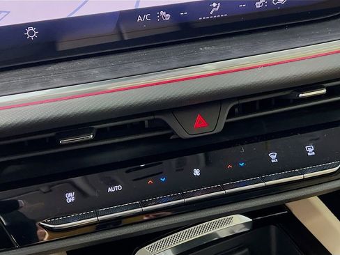 New 2025 Buick Envision Preferred image 14