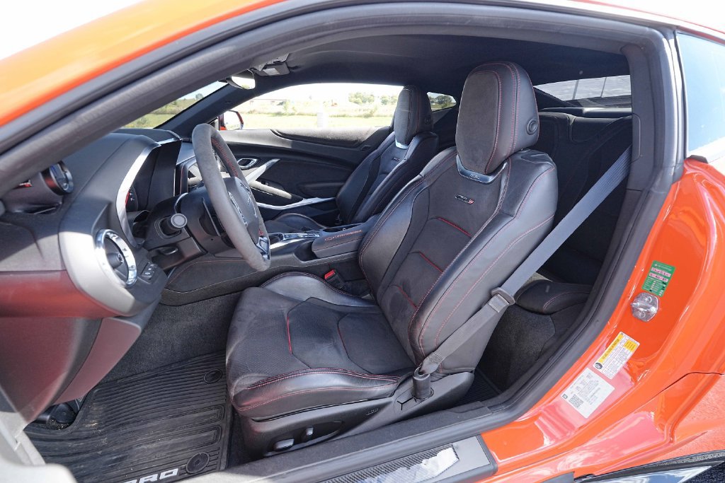 Used 2019 Chevrolet Camaro ZL1 RWD image 22