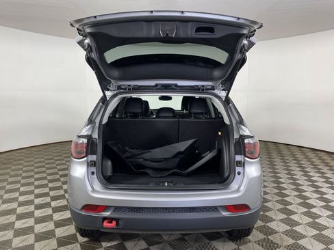 Used 2022 Jeep Compass Trailhawk w/ Sun and Sound Group AWD/4WD image 9