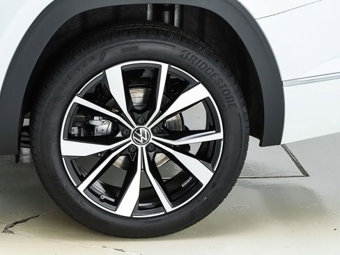 New 2026 Volkswagen Atlas SEL Premium R-Line image 45