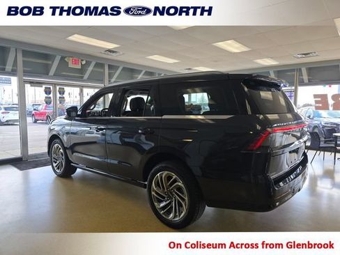 Used 2025 Lincoln Navigator Reserve AWD/4WD image 6