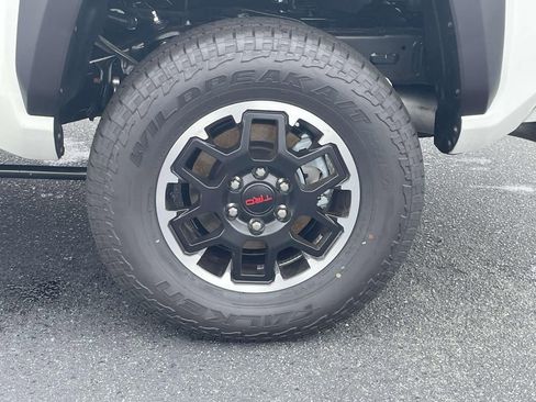New 2025 Toyota Tacoma TRD Off-Road image 12