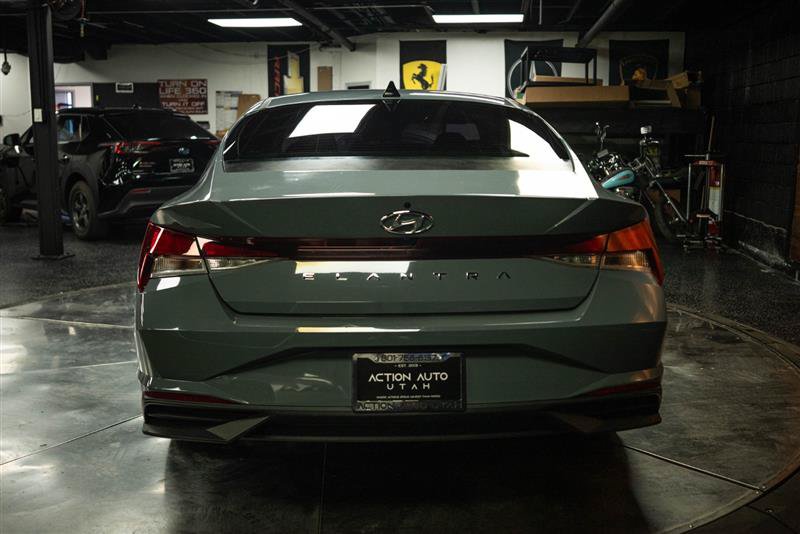 Used 2023 Hyundai Elantra SEL w/ Convenience Package FWD image 6