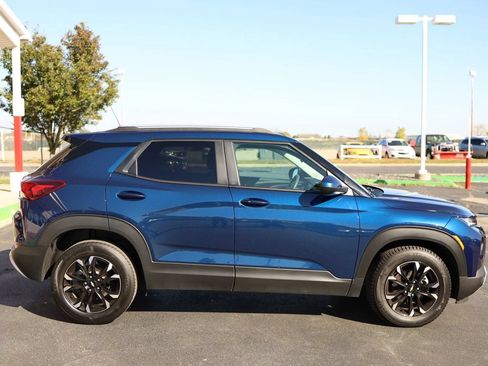 Used 2023 Chevrolet TrailBlazer LT FWD image 4
