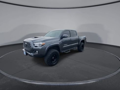 Used 2020 Toyota Tacoma TRD Sport w/ TRD Premium Sport Package image 4