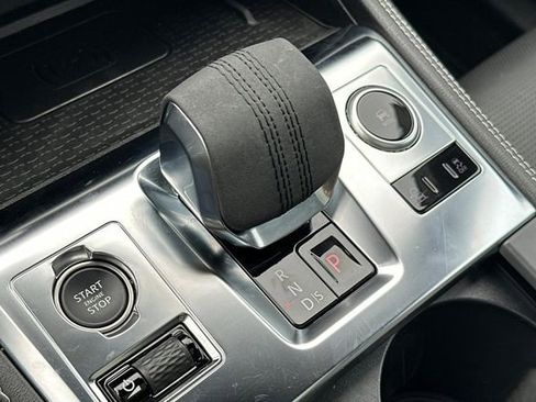 Certified 2024 Jaguar F-PACE R-Dynamic S image 21