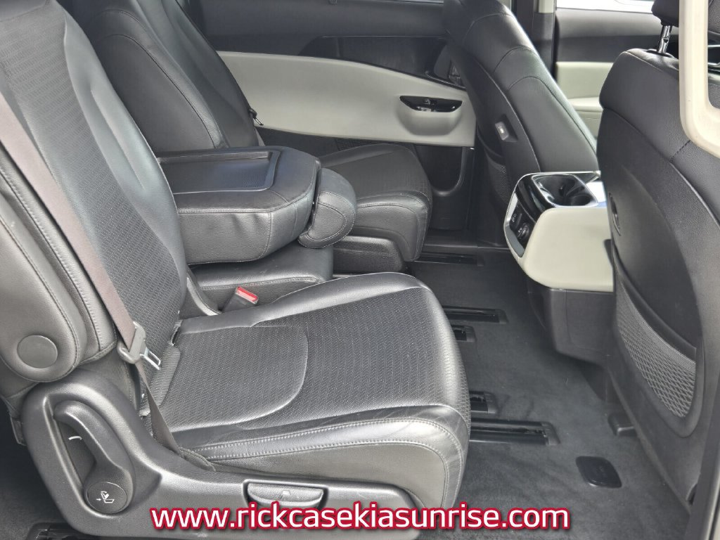 Used 2023 Kia Carnival SX Prestige FWD image 17