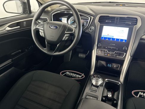 Used 2020 Ford Fusion SE FWD image 30