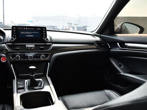Used 2018 Honda Accord Sport image 23