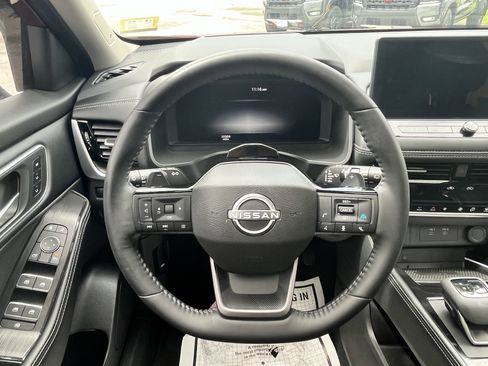 Used 2025 Nissan Rogue Platinum w/ Tech Package AWD/4WD image 19