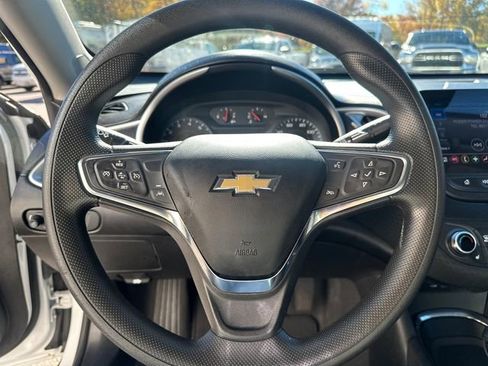 Used 2023 Chevrolet Malibu LT image 27