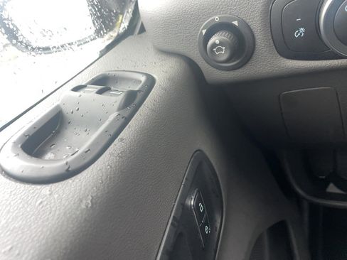 Used 2023 Ford Transit 350 BOX TRUCK image 19