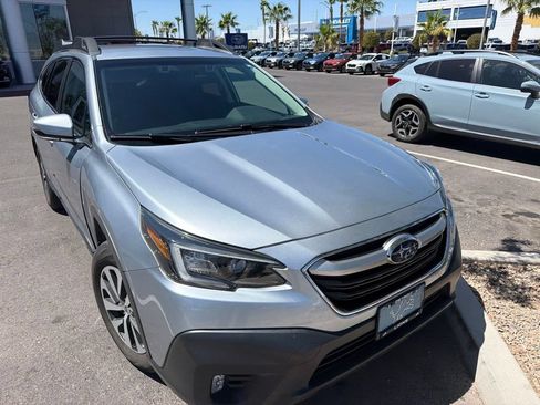 Used 2022 Subaru Outback Premium AWD/4WD image 4