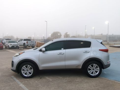 Used 2017 Kia Sportage LX image 7