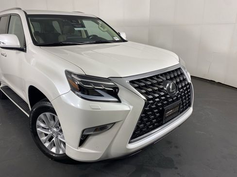 Certified 2023 Lexus GX 460 Premium w/ Premium Package image 2