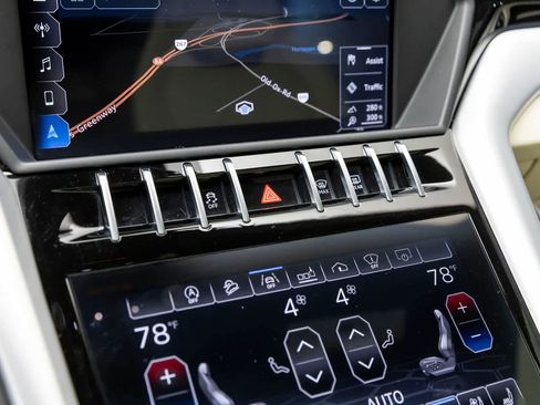 Used 2019 Lamborghini Urus image 38