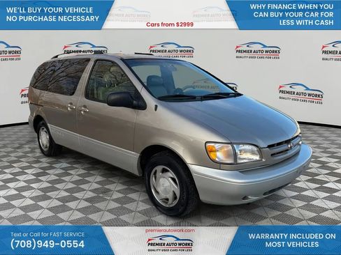 Used 2000 Toyota Sienna XLE image 3