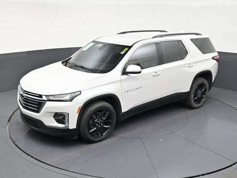 Used 2022 Chevrolet Traverse LT FWD image 12