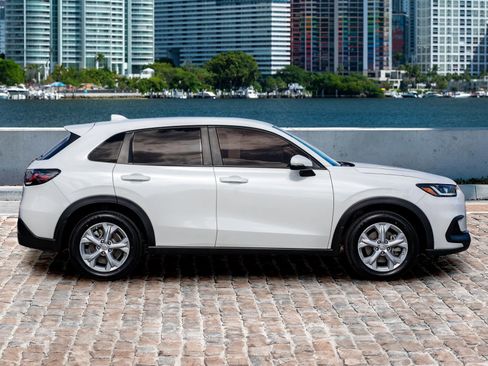 Certified 2024 Honda HR-V LX image 4