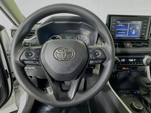 Used 2022 Toyota RAV4 LE AWD/4WD image 15