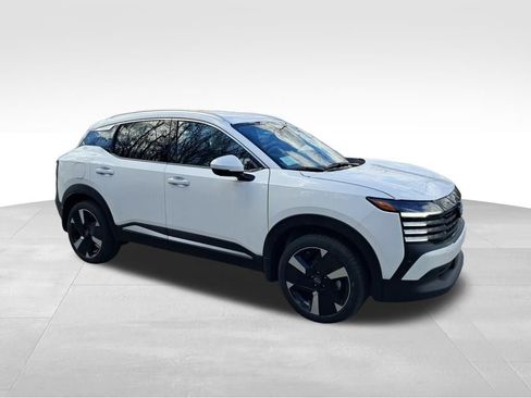 New 2025 Nissan Kicks SR image 8