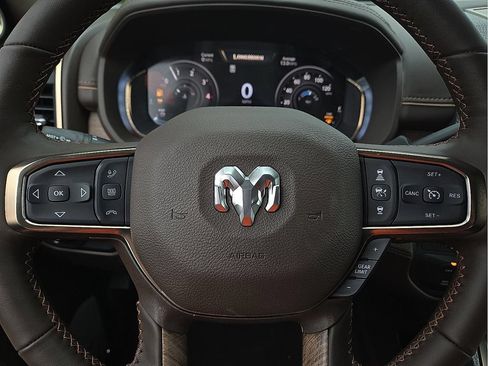 Used 2025 RAM 2500 Limited AWD/4WD image 37