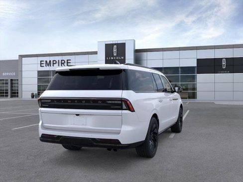 New 2026 Lincoln Navigator L Reserve w/ Jet Appearance Package AWD/4WD image 8
