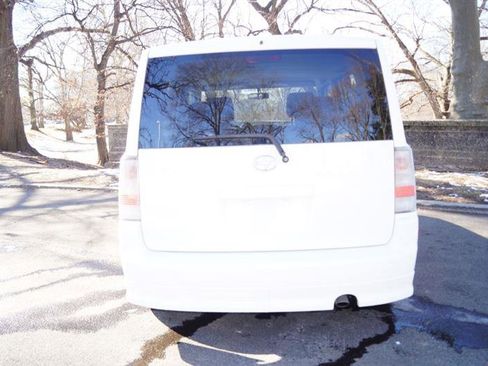 Used 2006 Scion xB image 8