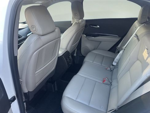 Used 2022 Cadillac XT4 Luxury w/ Cold Weather Package image 10