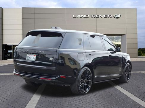 Used 2023 Land Rover Range Rover Long Wheelbase SE AWD/4WD image 5