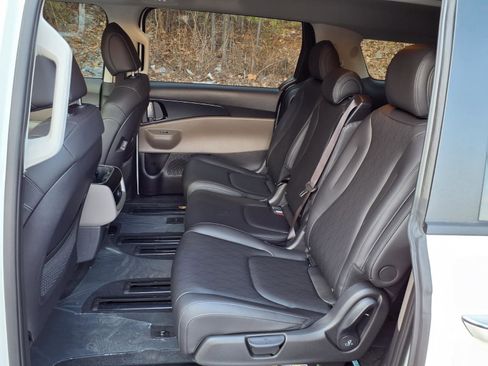 New 2026 Kia Carnival LXS image 4