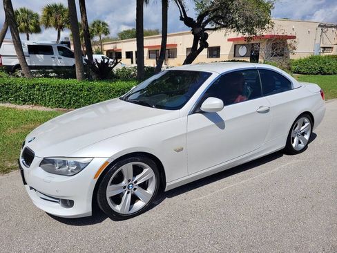 Used 2011 BMW 328i Convertible w/ Premium Pkg RWD image 3