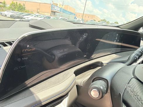 Used 2025 Cadillac XT4 Sport FWD image 31