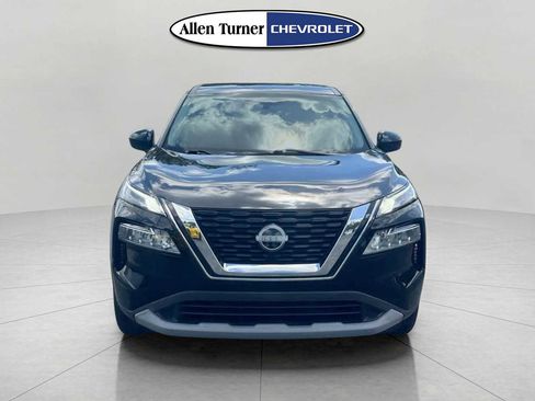 Used 2023 Nissan Rogue SV image 2