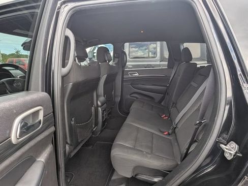 Used 2020 Jeep Grand Cherokee Laredo RWD image 24