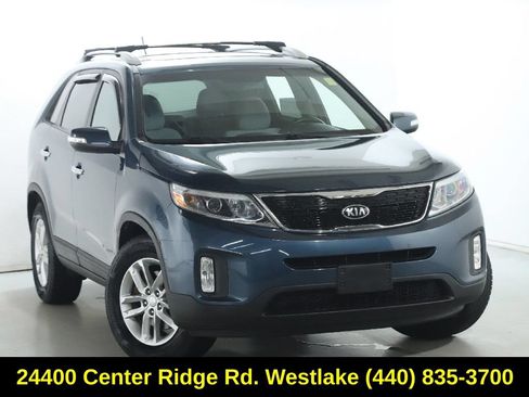 Used 2015 Kia Sorento LX FWD image 2