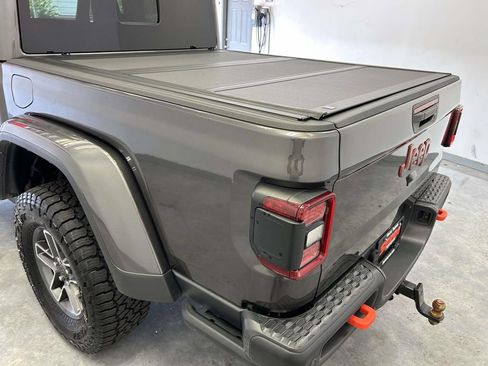 Used 2025 Jeep Gladiator Mojave AWD/4WD image 11