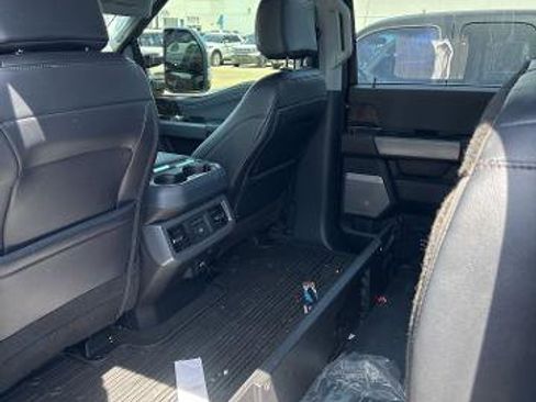 Certified 2025 Ford F250 Lariat w/ Chrome Package AWD/4WD image 6