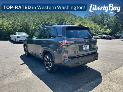 Used 2025 Subaru Forester Premium AWD/4WD image 10