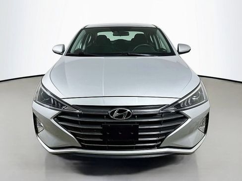 Used 2020 Hyundai Elantra SE w/ Cargo Package (C1) FWD image 2