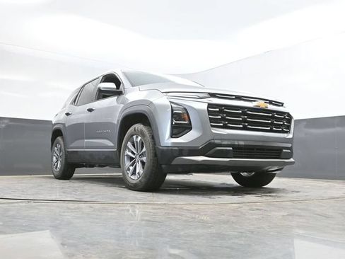 Used 2025 Chevrolet Equinox LT FWD image 45