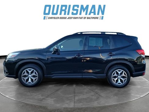 Used 2023 Subaru Forester Premium AWD/4WD image 3