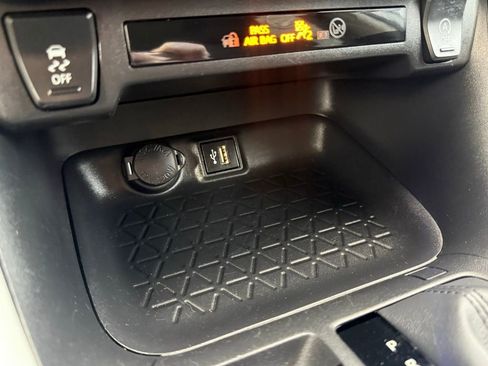 Used 2024 Toyota RAV4 LE image 21