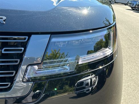 New 2025 Land Rover Range Rover SE image 7
